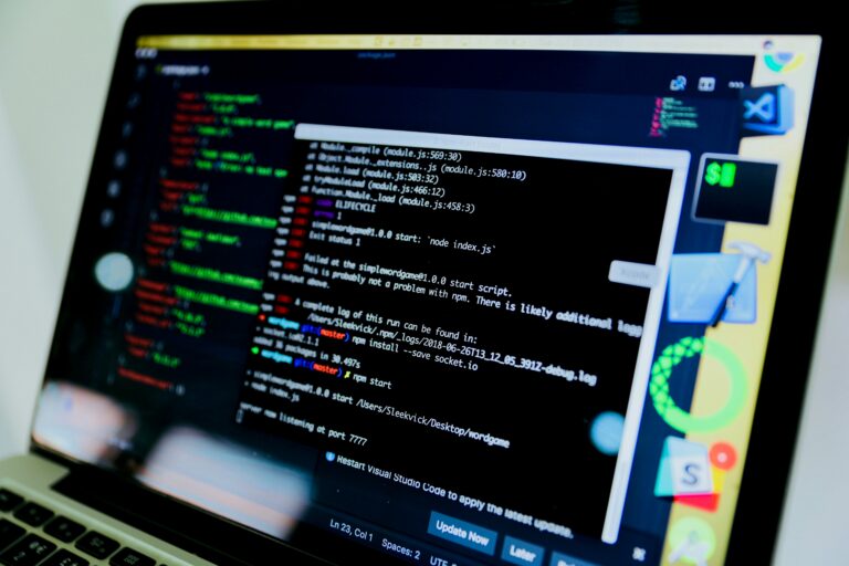 Tips Melindungi Data Perusahaan dari Serangan Siber