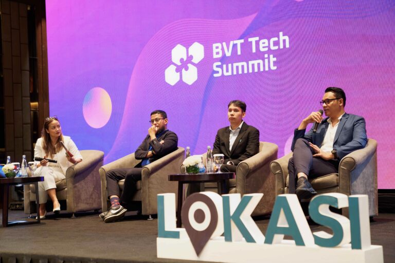 Ken Ratri Iswari sebagai Moderator bersama empat pembicara di acara BVT Tech Summit 2025